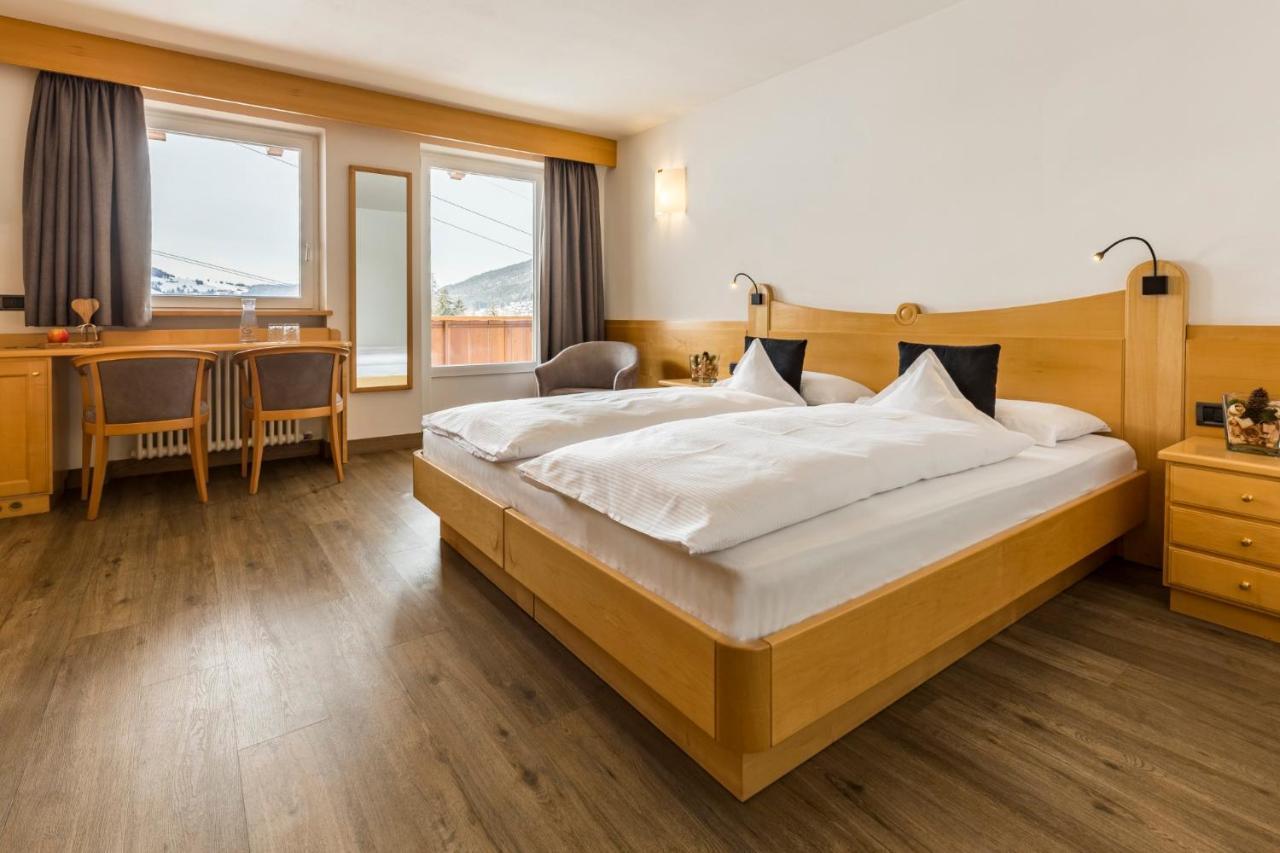 Rainell Dolomites Retreat Otel Urtijëi Oda fotoğraf