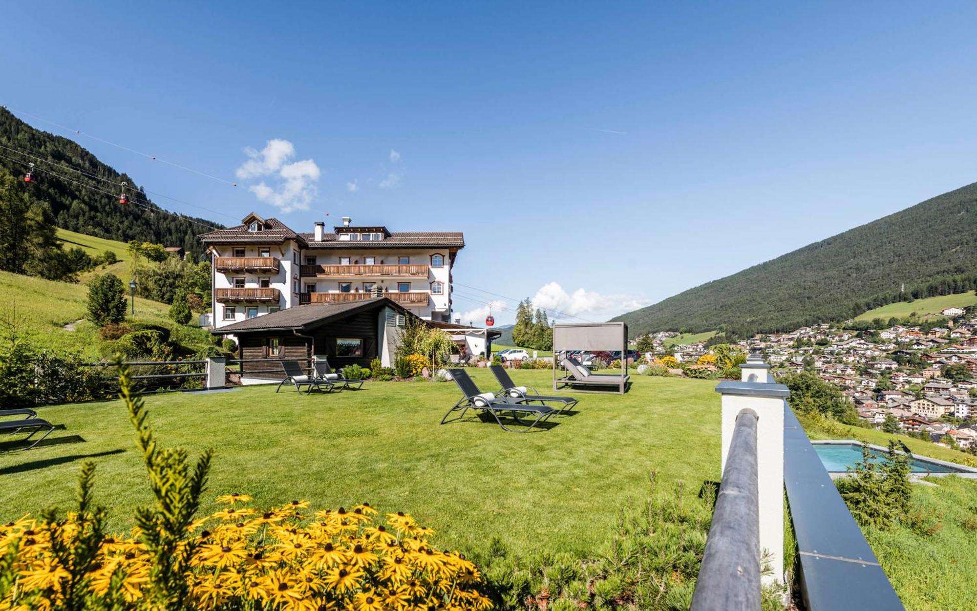 Rainell Dolomites Retreat Otel Urtijëi Dış mekan fotoğraf