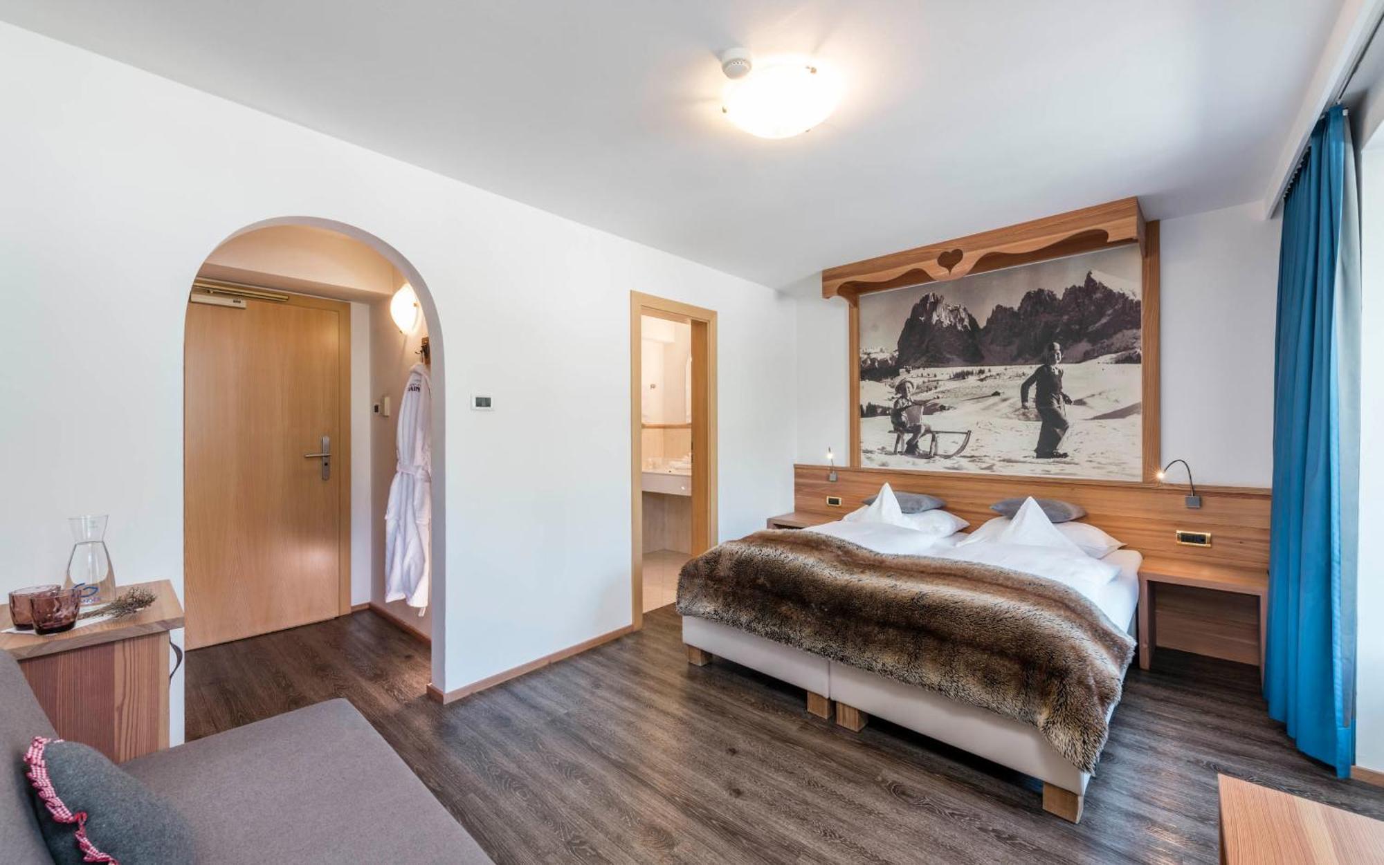 Rainell Dolomites Retreat Otel Urtijëi Oda fotoğraf