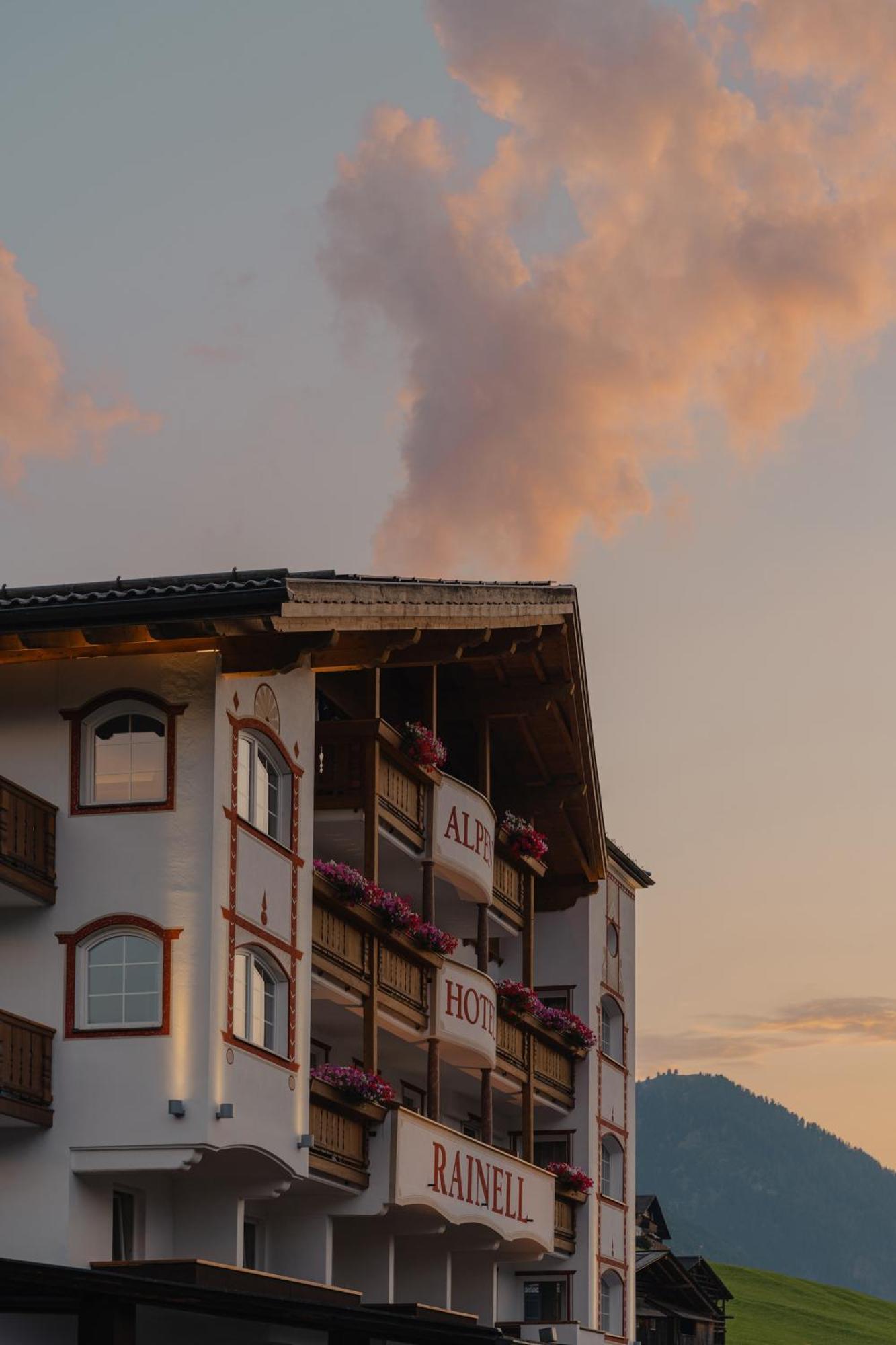 Rainell Dolomites Retreat Otel Urtijëi Dış mekan fotoğraf
